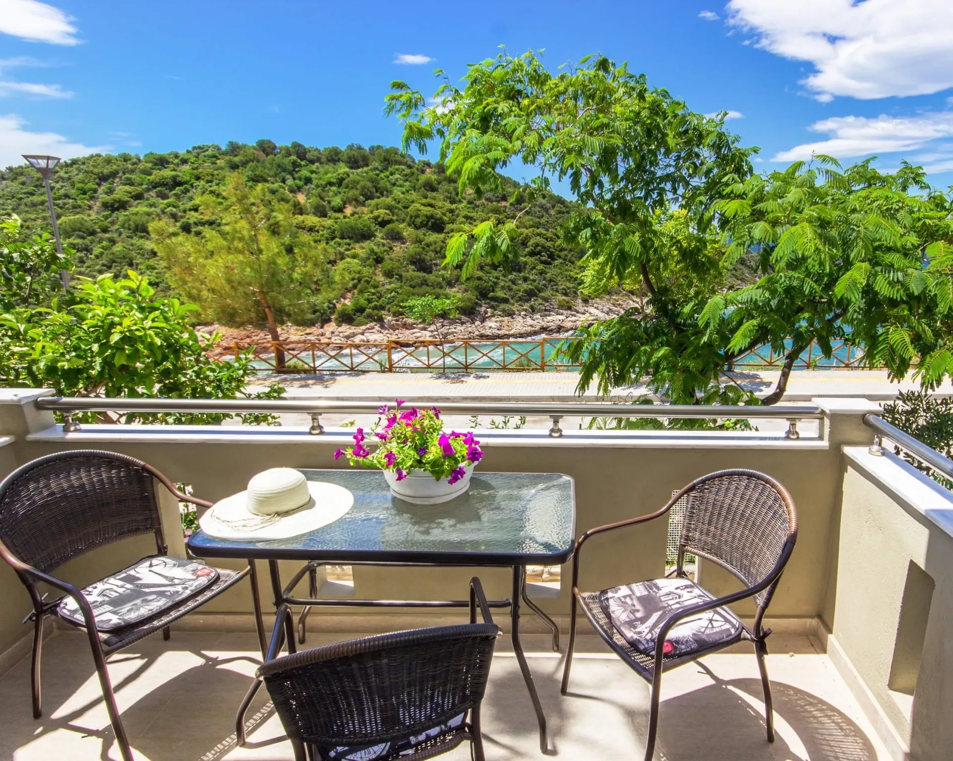Blue Chill Studio balcony with sea view